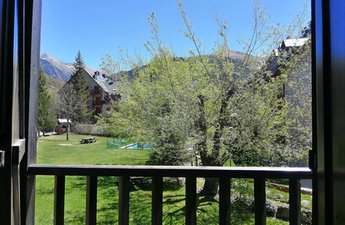 Taull Apartment | Hydromassage, fireplace and swimming pool in summer - Herbasabina 5