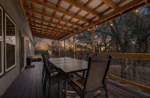 Johnson City House | Hye Life in the Hill Country!