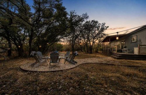 Johnson City House | Hye Life in the Hill Country!