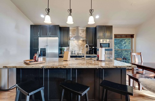 Dillon Condo | Hygge Haus - 2BD Lake View & Pet Friendly Retreat