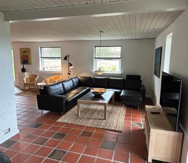 Horning Villa | Hyggelig 2 plans villa i Hørning