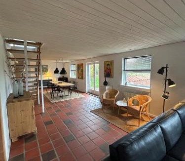 Horning Villa | Hyggelig 2 plans villa i Hørning