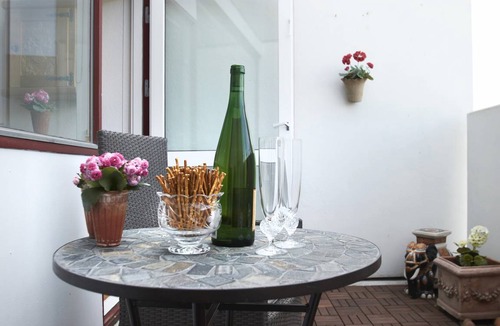 Frederiksberg C Apartment | Hyggelig Apartment with a Balcony in Fancy Frederiksberg