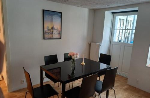 Haderslev Apartment | Hyggelig lejlighed i baggård