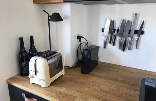 Amager Condo | Hyggelig Lejlighed med 2 Altaner tæt på Metro og Indkøbsfaciliteter