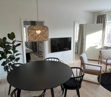 Odense Apartment | Hyggelig lejlighed tæt på centrum og letbanestop