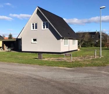Aalbaek Villa | hyggeligt byhus tæt ved skov og togstation