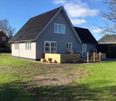 Aalbaek Villa | hyggeligt byhus tæt ved skov og togstation