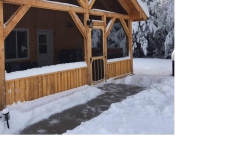 Searchmont Cabin | Hyggeligt Hus getaway