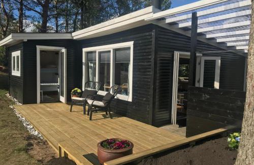 Vibæk Strand House | Hyggeligt sommerhus i Ebeltoft, tæt på strand og skov.