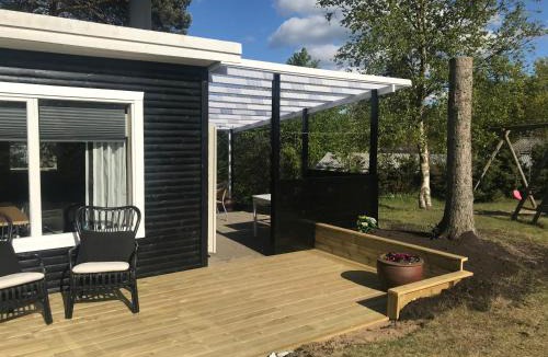 Vibæk Strand House | Hyggeligt sommerhus i Ebeltoft, tæt på strand og skov.