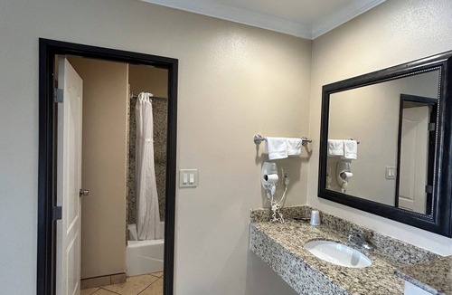La Habra Hotel | HYLAND MOTEL