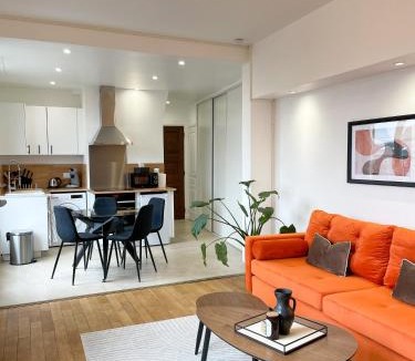Centre Ville Apartment | Hyper Centre, Ascenseur, Balcon, emplacement & vue incroyable, spacieux