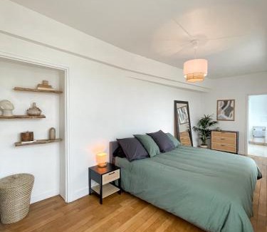 Centre Ville Apartment | Hyper Centre, Ascenseur, Balcon, emplacement & vue incroyable, spacieux