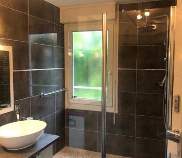 Cote Ouest Ormeaux Apartment | Hyper centre - Balcon/Parking