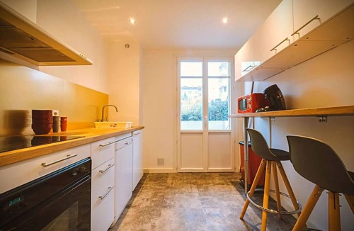 Tarbes Apartment | Hyper Centre: Bright 2-bedroom designer apartment.