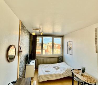 Faubourg Saint-Jacques Apartment | Hyper Centre de Valence - Studio N23