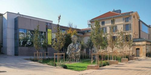 Faubourg Saint-Jacques Apartment | Hyper Centre de Valence - Studio N32