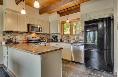 Tahoe Woods Villa | Hyphen 5-bedrooms rental, private beach, filtered view