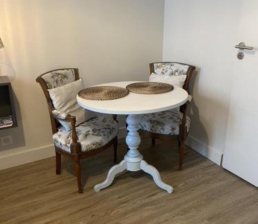 Bagneres-de-Bigorre Apartment | Hysope : Studio aux couleurs toutes douces !