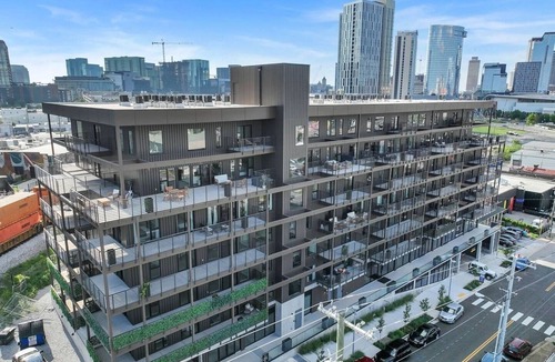 Sobro House | Hyve - Outlaw - Communal Pool & Clubhouse