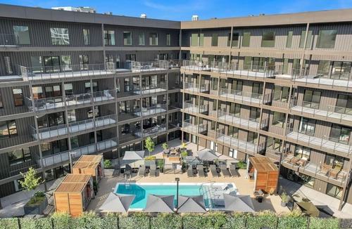 Sobro House | Hyve - Outlaw - Communal Pool & Clubhouse