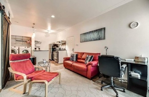 Irving Apartment | I50 – World Cup Stay - 18 min to AT&T - Sleeps 2 - Free Parking