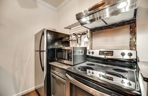 Irving Apartment | I50 – World Cup Stay - 18 min to AT&T - Sleeps 2 - Free Parking
