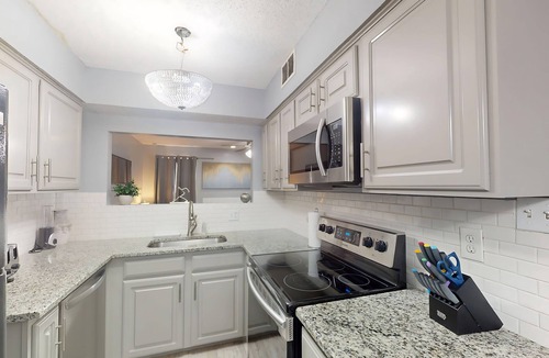 Irving Condo | I841 – World Cup Stay - 18 min to AT&T - Sleeps 4 - Public Transit
