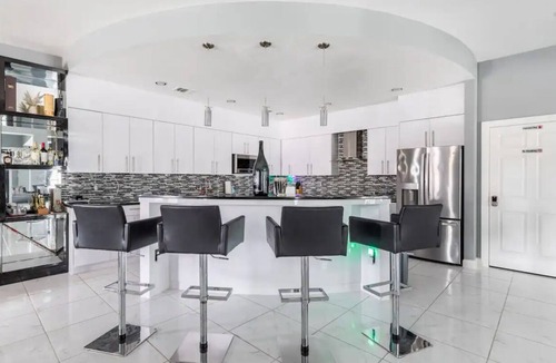 Humble Villa | IAH SPHERIC Mini-mansion