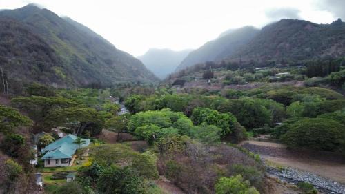 Wailuku Heights Bed & Breakfast | Iao Valley Inn