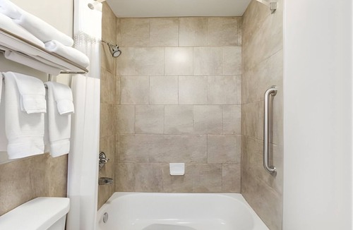 New Iberia Hotel | Iberia House & Suites