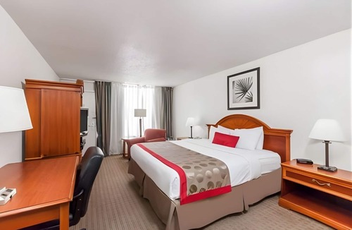 New Iberia Hotel | Iberia House & Suites