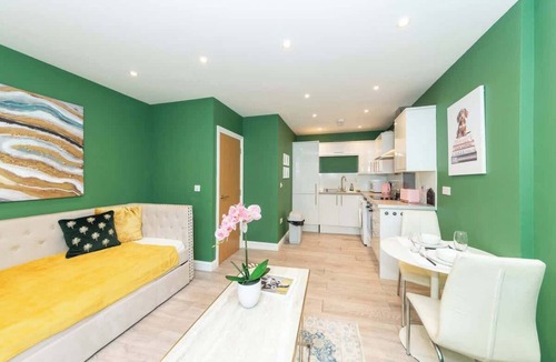 Reading Condo | IBEX HOUSE | Free parking 2Bed Fully equipped Flat