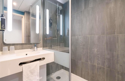 Valbonne Hotel | ibis Antibes Sophia Antipolis