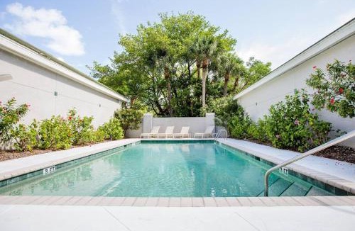 Sanctuary Apartment | Ibis At The Sanctuary A302