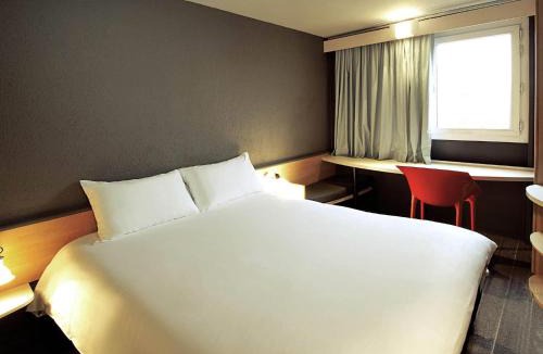 Aubenas Hotel | ibis Aubenas