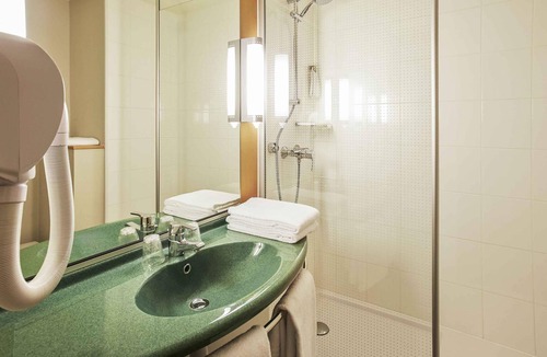 Auray Hotel | ibis Auray