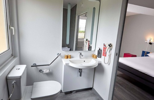 Venoy Hotel | ibis Auxerre Sud