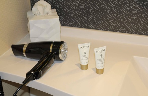 Quartier du Lac Hotel | ibis Bordeaux Lac