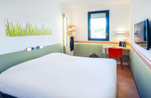 Saint-Parres-aux-Tertres Hotel | ibis budget Troyes Est