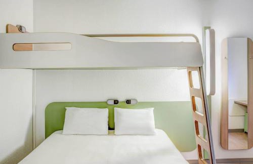 Saint-Contest Hotel | ibis Budget Caen Memorial