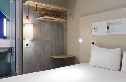 Chilly-Mazarin Hotel | ibis budget Chilly Mazarin Les Champarts