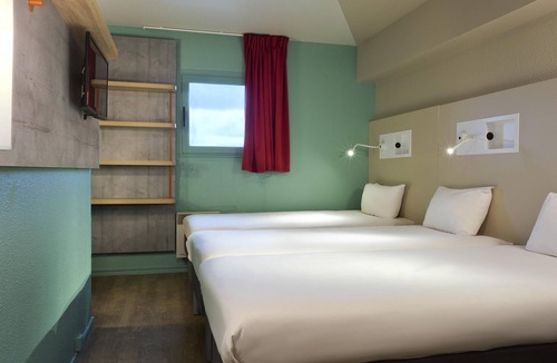 Chilly-Mazarin Hotel | ibis budget Chilly Mazarin Les Champarts