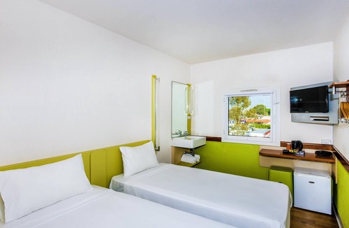 Dandenong Hotel | ibis Budget Dandenong