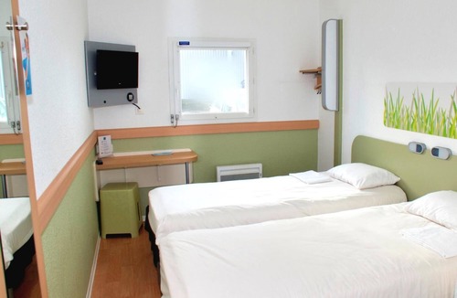 Flers Hotel | ibis budget Flers Les Grands Champs