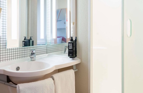 Lancy Hotel | ibis budget Geneve Petit Lancy