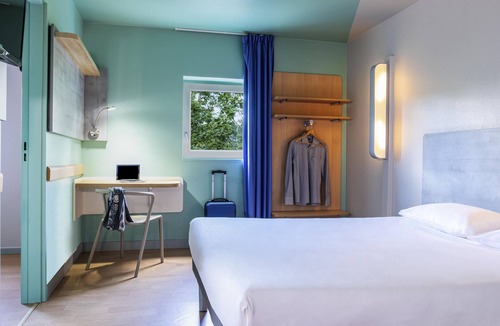 Grigny Hotel | ibis budget Grigny Centre