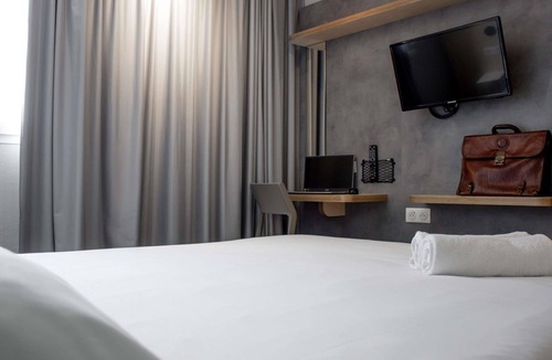 Aimargues Hotel | ibis budget Lunel Porte de Camargue