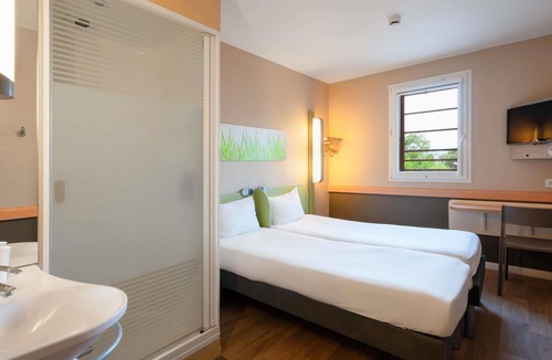 Manosque Hotel | ibis budget Manosque Cadarache